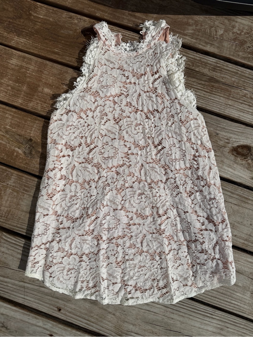 Suzel Lace Sleeveless Blouse – Women’s Size Small